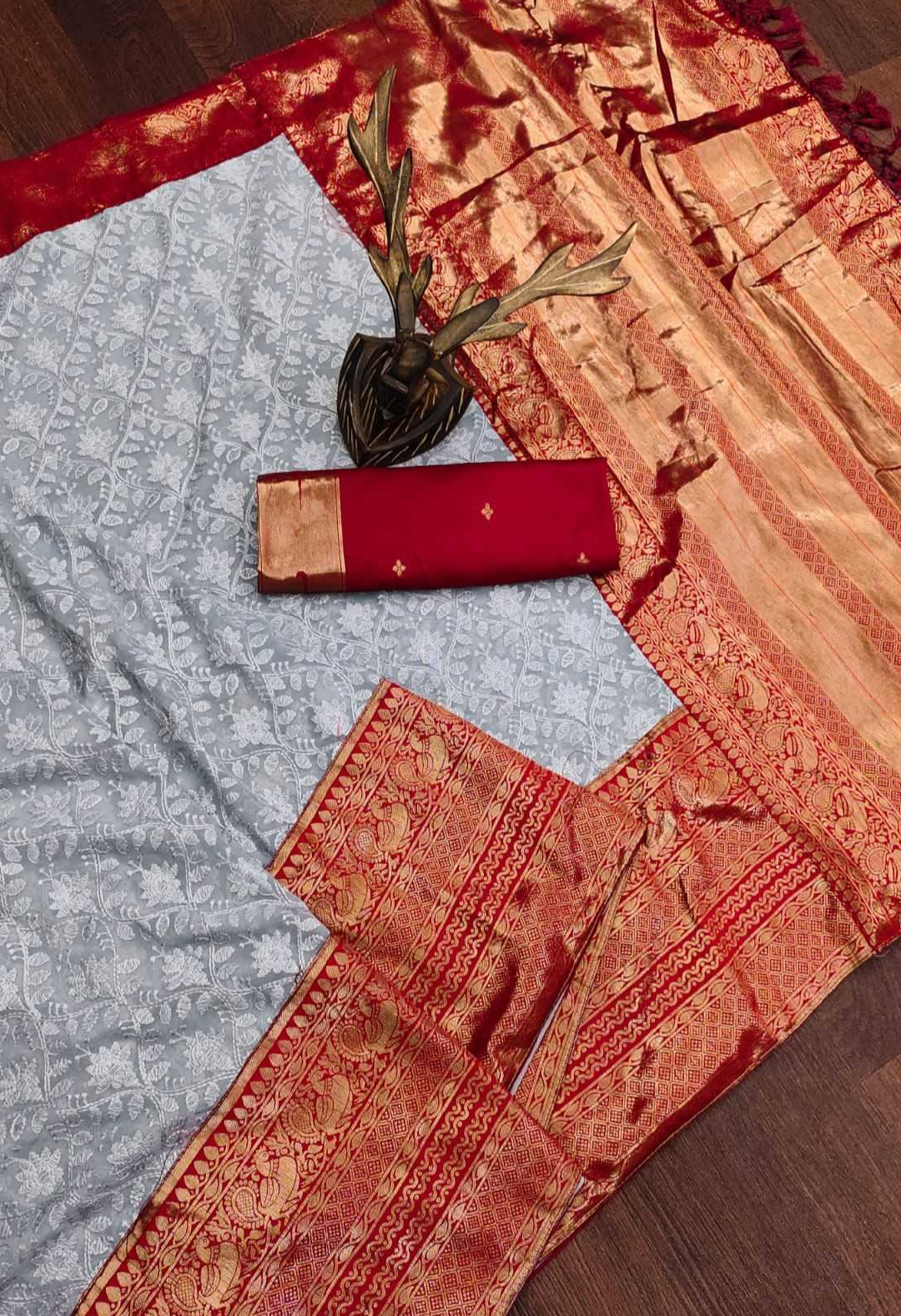 Chikankari Lucknowi Jacquard Border And Pallu